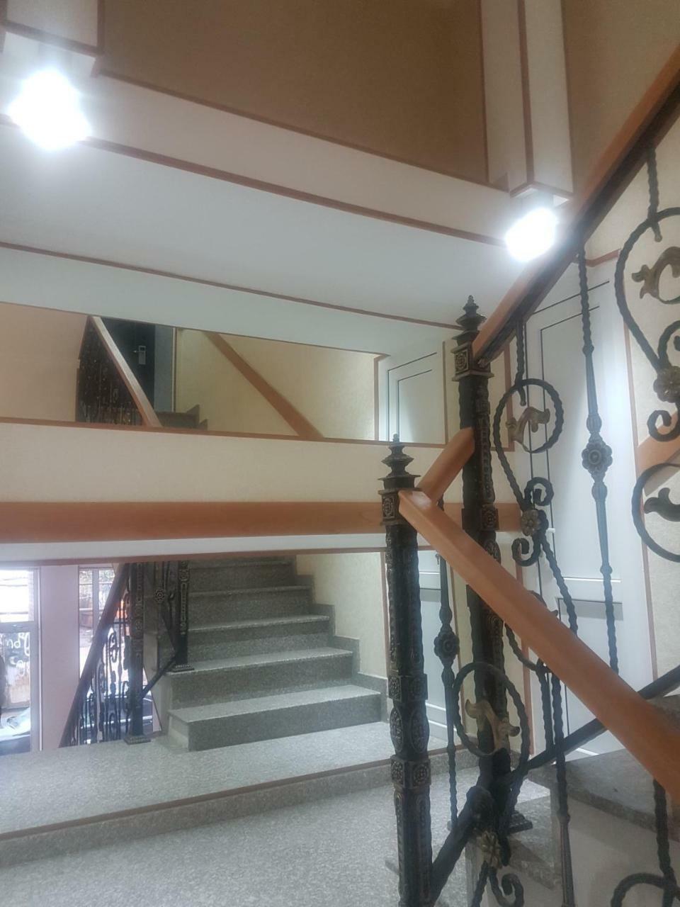 Hotel Leader Tbilisi ภายนอก รูปภาพ