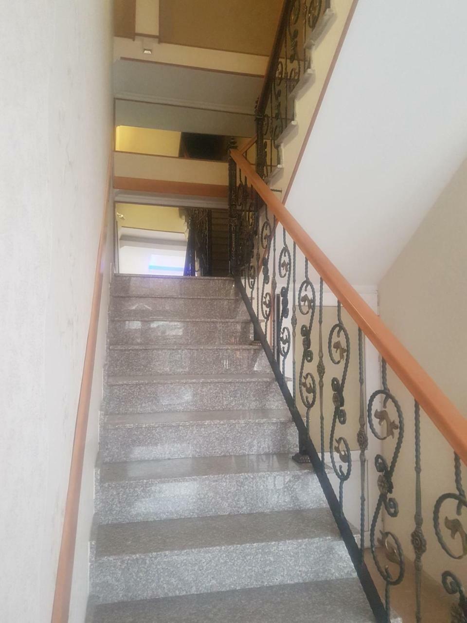 Hotel Leader Tbilisi ภายนอก รูปภาพ